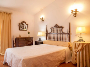 E- Countryside Guesthouse Bedroom 1