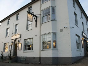 The Black Lion, Long Melford