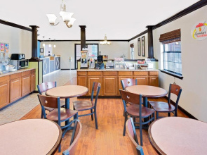 Super 8 by Wyndham Hazen
