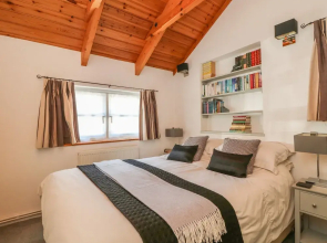 Pond Cottage