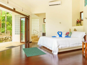 Colores del Viento Villa Breathtaking Ocean Views
