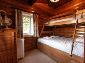 Two Bed Log Cabin in the Mountains