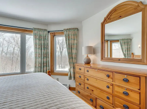 Ski-in Resort Family Condo w/ Deck at Jay Peak!