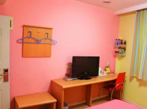 Family Inn Xuchang Railway Station