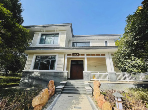Jiayushan Lake Hot Spring Resort Hotel