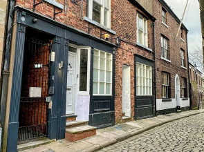 Macclesfield Lodge