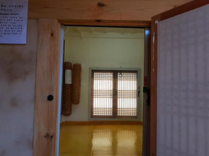 Jukheon Traditional House