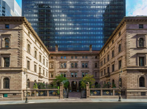 The Towers at Lotte New York Palace