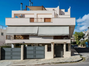 Leo - Unique Glyfada Apartment