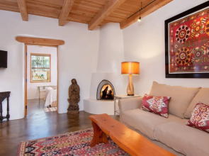 East Alameda - 3 Br Home