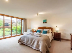 Host Stay Owl Barn
