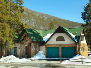 Blue Spruce House 7022