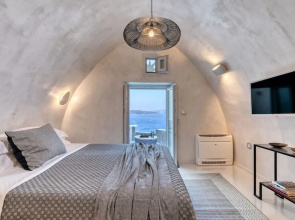 Marble Sun Villa by Caldera Houses