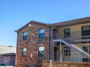 Nashville Apt on Music Row Sleeps 6 Great Location!