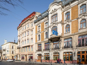 Grand Lviv Apartment I (1 of 3)