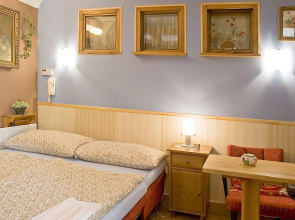 Alice Apartment House