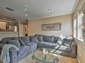 Charming Fort Worth Apartment - 8 Mi to Downtown!