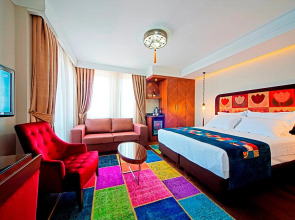 Azade Suites