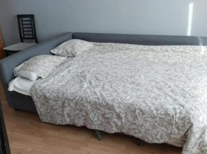 50m2 FREE Parking and Laundry 25min to Center