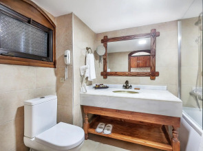 Le Chateau Lambousa Hotel