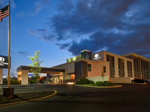DoubleTree by Hilton St. Louis Airport