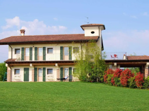 Apartment With 2 Bedrooms in Lonato Del Garda, With Wonderful Lake View, Pool Access, Enclosed Garden Near the Beach