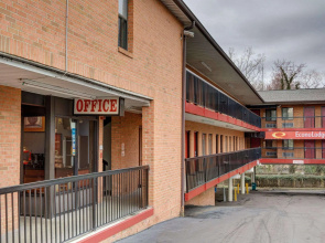 Econo Lodge by University