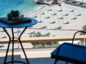 Maestral Resort & Casino