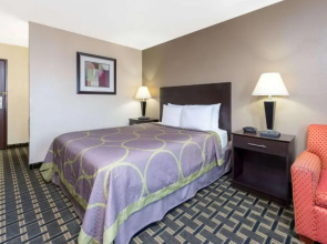 Super 8 Springfield East