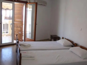 Parthenon Family Hotel