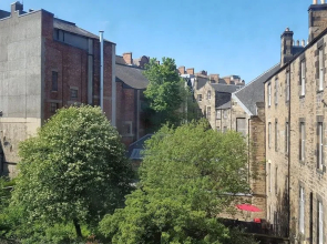 Luxury Central Old Town Suite Edinburgh