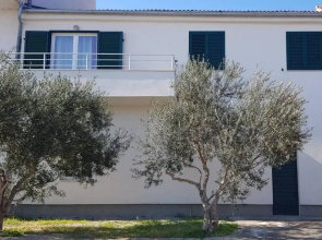 Beach apartment ANA with sea view, balcony, garden & bbq, Murter - Dalmatia