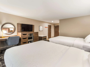 Hampton Inn & Suites Benton Harbor