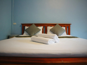 Marina Hut Guest House