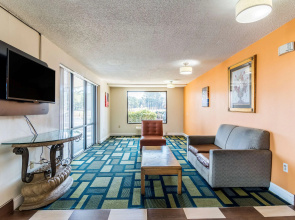 Motel 6 Kenly, NC