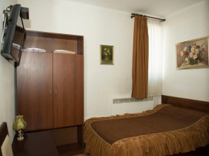 Acorn Hotel