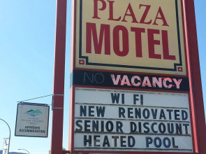 Plaza Motel