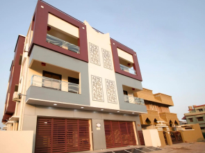 OYO 30514 Modern Stay Near ITER College