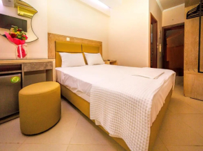 LE MONDE Apartments
