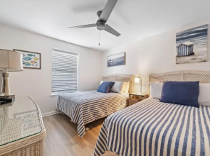 Phoenix VI 6511 - Beachfront Updated Condo!