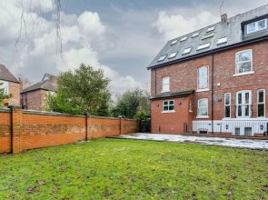 Cozy Stays Birchfields Manchester