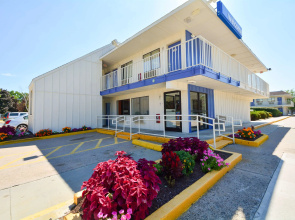 Motel 6 Windsor Locks, CT - Hartford