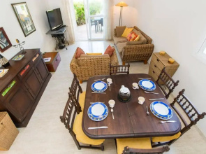 Happy Holiday Home! 2 pools - Walk to Town & Beach