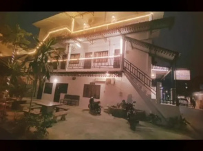 Vang vieng Dior