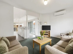 Whitecliffs Beach Resort