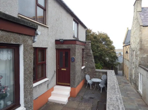 16 Mounthooly Street