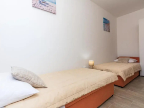 Pasko 3 modern furnished ap for 7