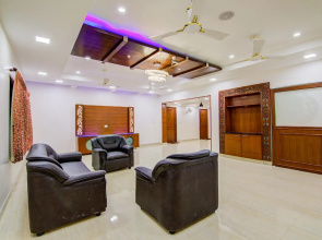 OYO Home 78312 Vibrant Studio Stays