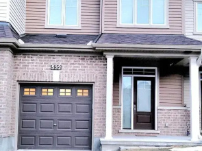 3 bedroom town house in ottawa close to downtown
