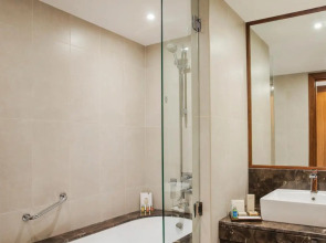 Jumeira Rotana Hotel